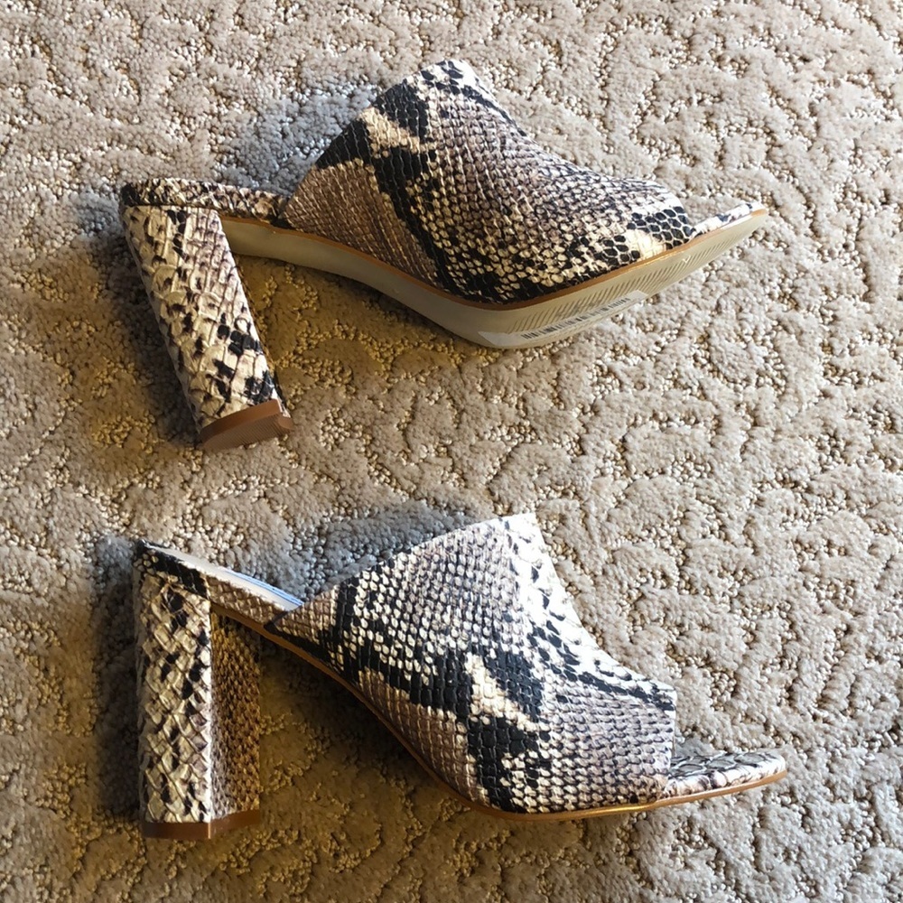 Steve Madden Esmeralda Snake sandal heel shoe gray black shoe size 6.5 - Picture 5 of 8